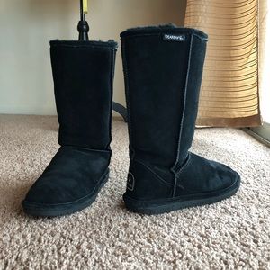 Bearpaw black size 8